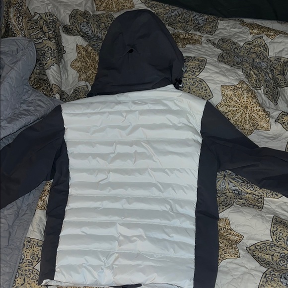 Men's Two-Tone Hooded Jacket - Picture 2 of 3